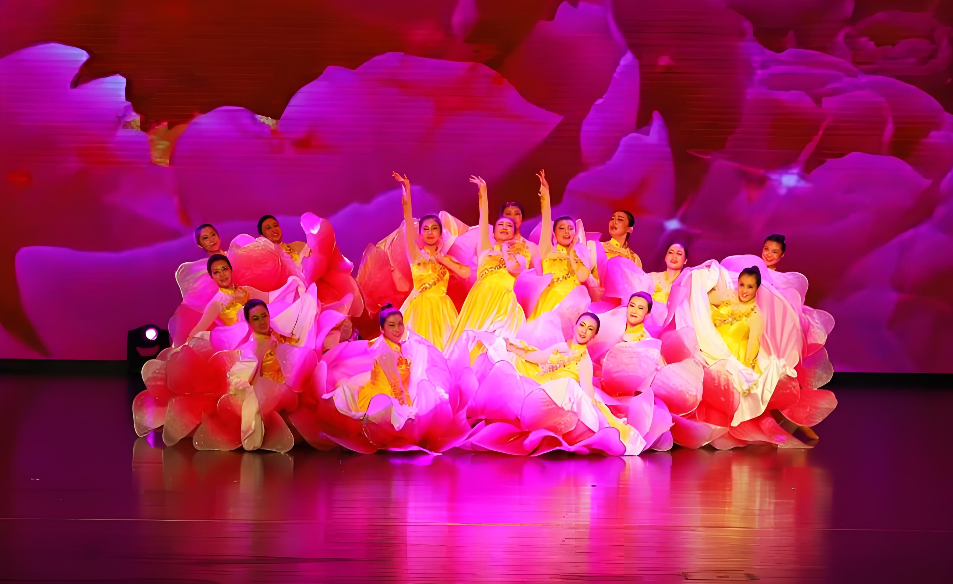 上海演出公司《盛世欢歌》感受中华舞蹈的韵律