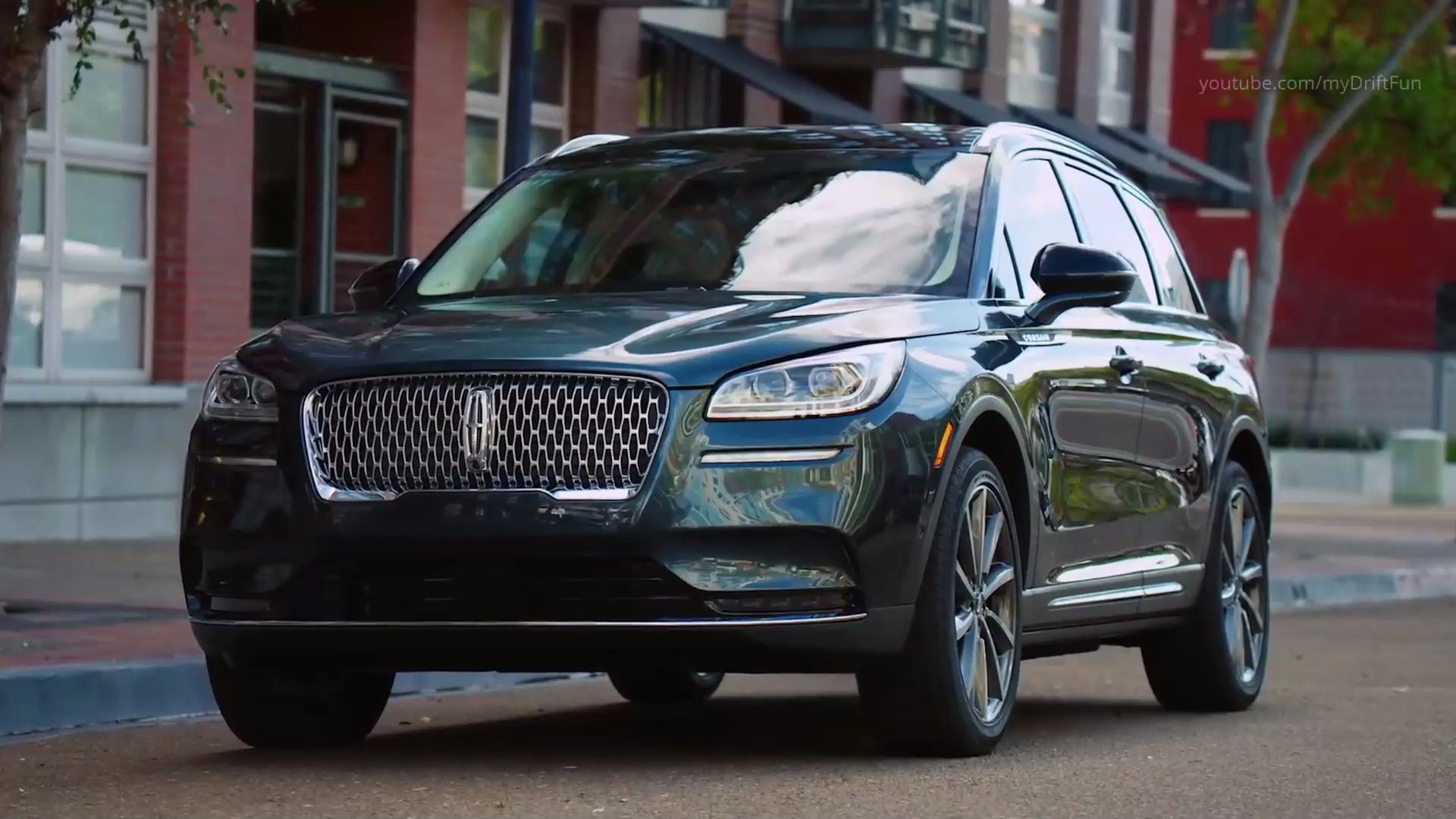 林肯首款国产车,林肯冒险家起步价只要24万,凯迪拉克最大对手