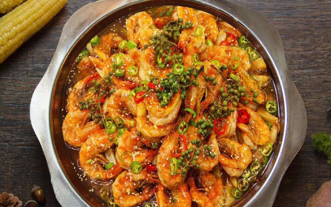 河南添二虾王王婆大虾藤椒底料熬制过程合藤椒虾成品_哔哩哔哩 (゜-゜