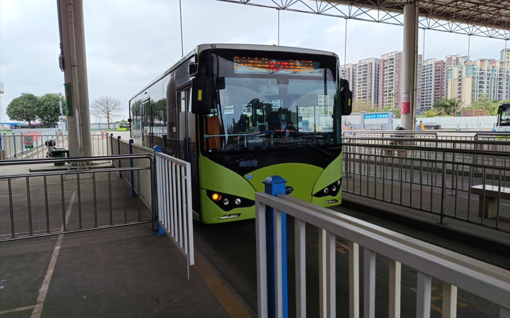 堵车警告,中佛跨市中山公交k21路(中山黄圃公交枢纽站》中山汽车总站)