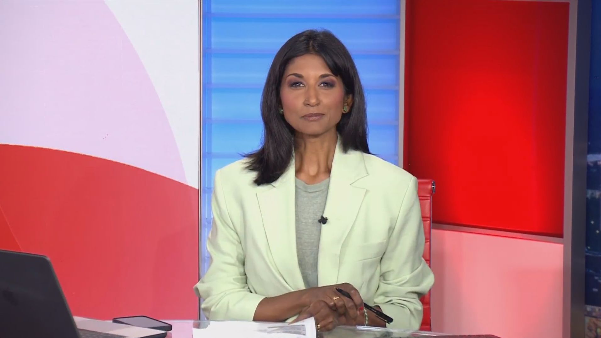 BBC-News/2026/07/18/0500 | 美国连续一周空袭伊朗 加拿大山火致美空气质量恶化 世界杯决赛受关注
