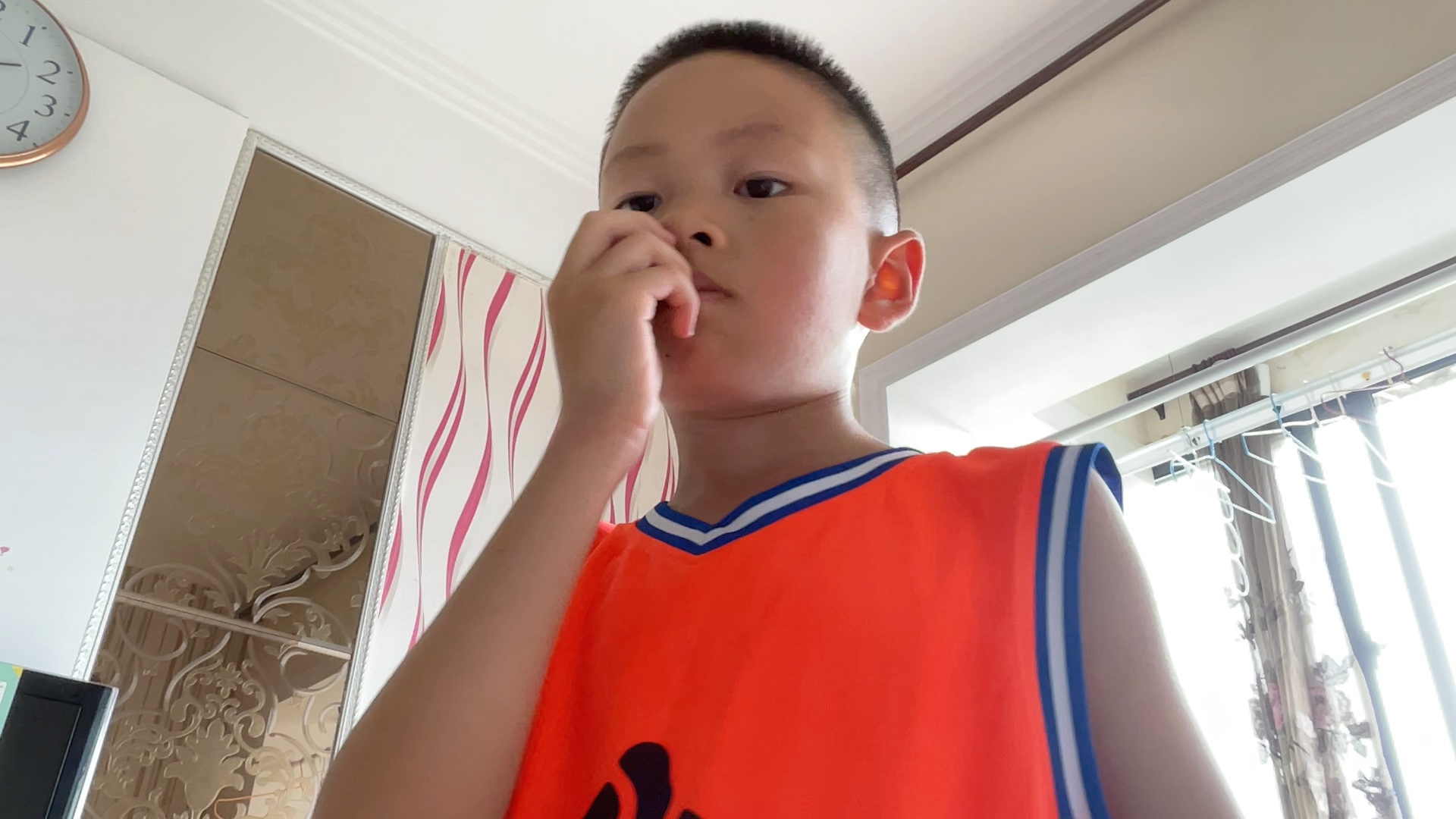 香烟入鼻魔术教学揭秘
