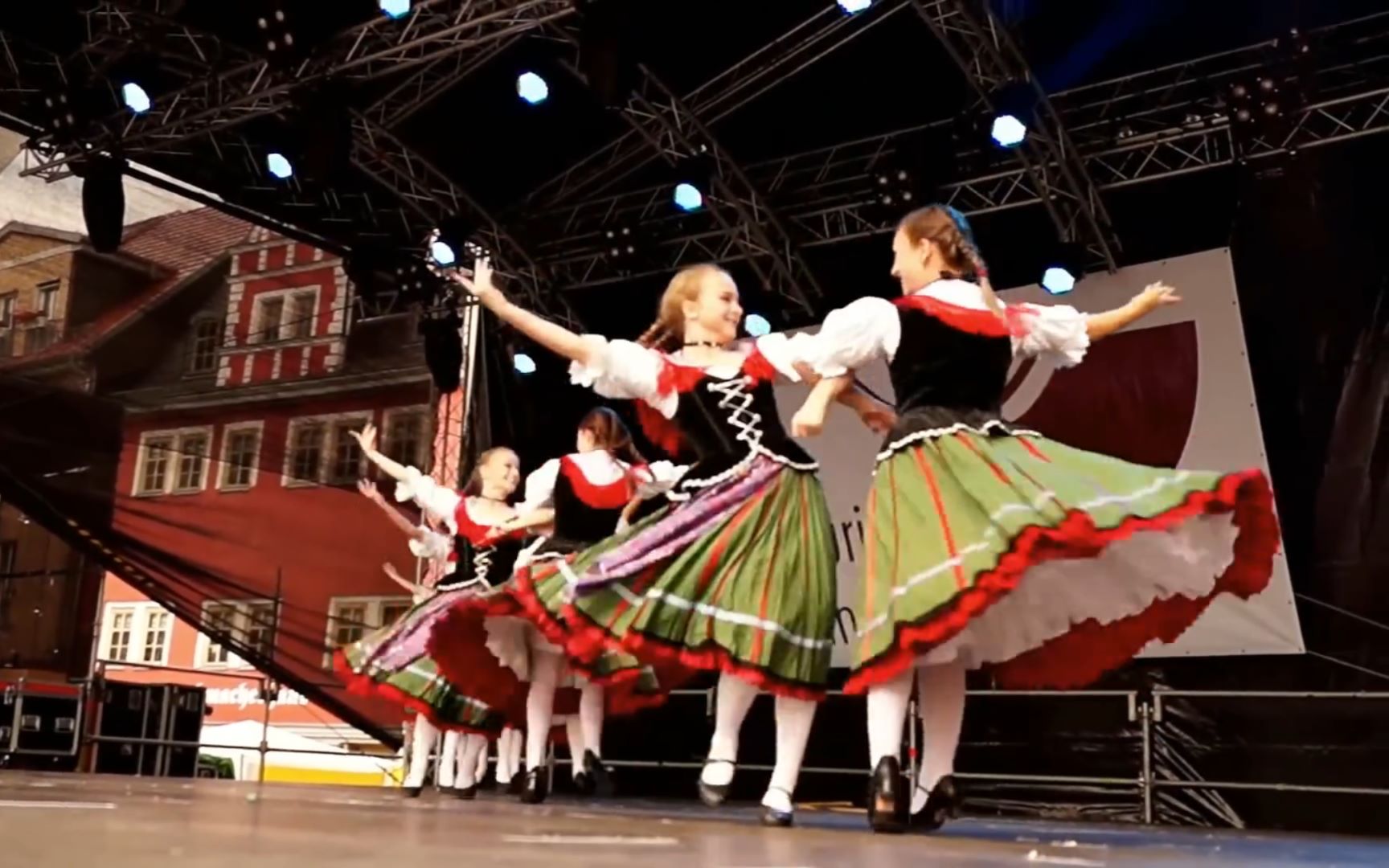 [图]FOLKIES - German folk dances | 2014年FOLKIES上的德国（图林根）土风舞