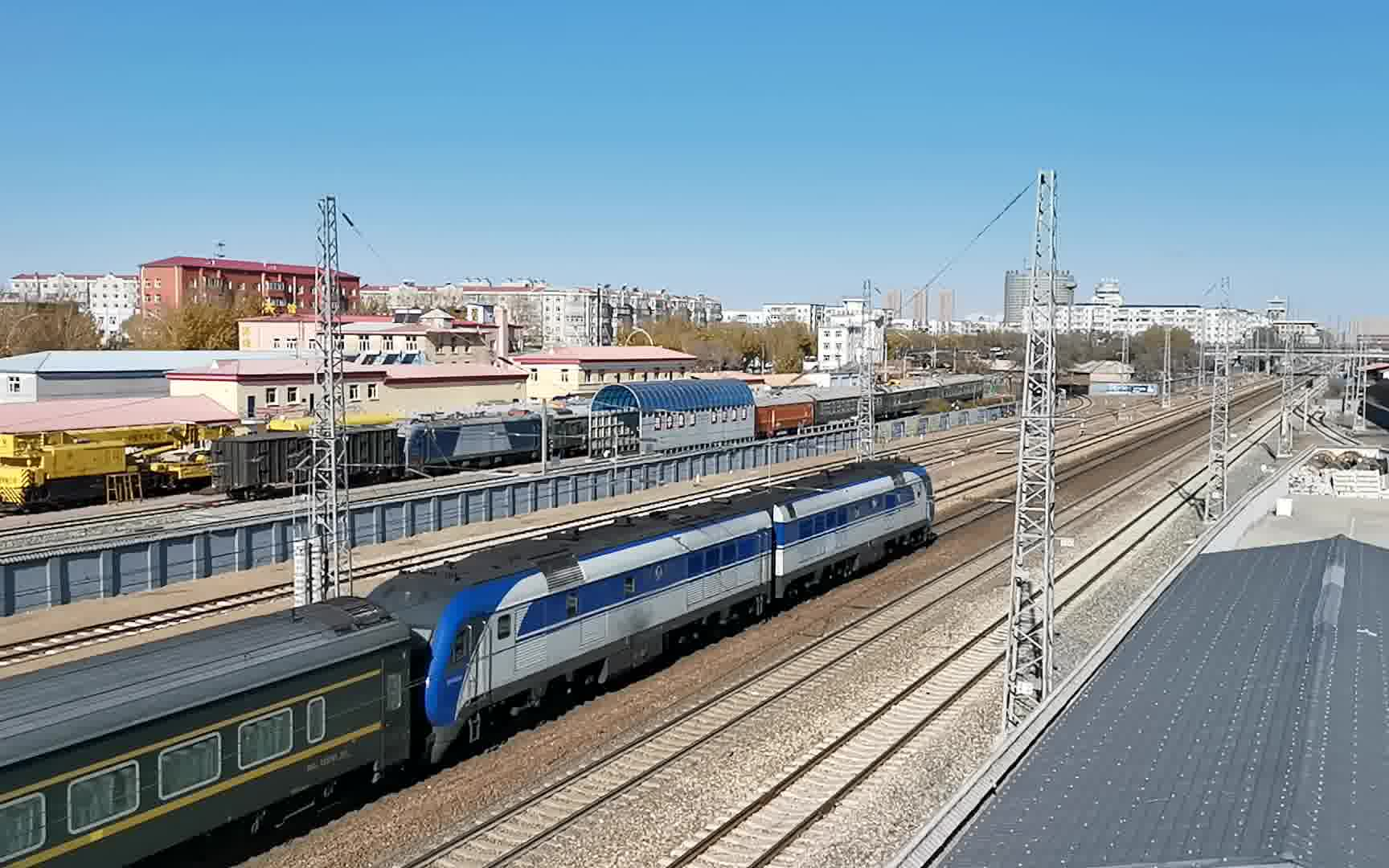 【中国铁路】df11g bsp25t z83次 通过齐南场_哔哩哔哩_bilibili