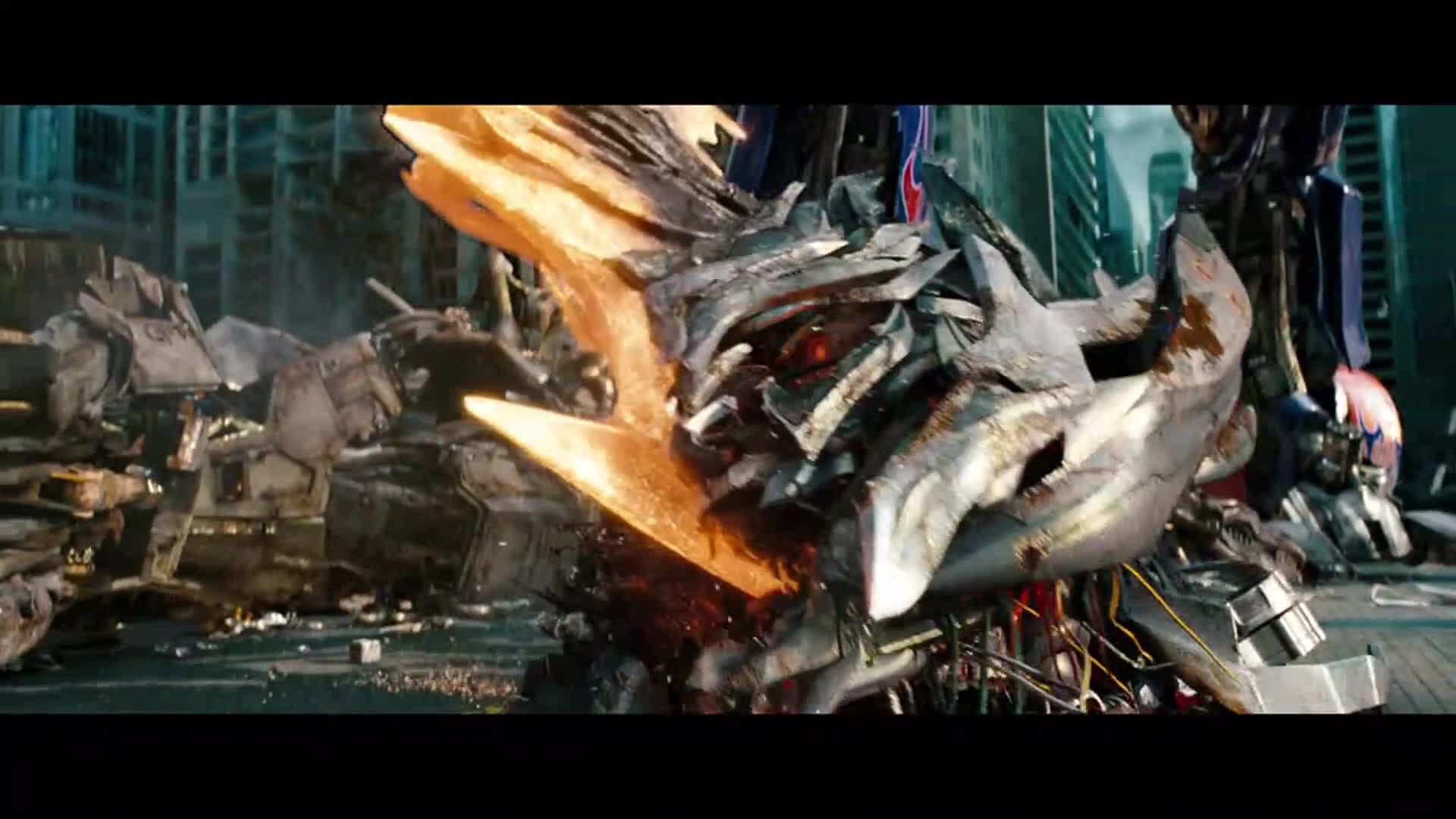 变形金刚3名场面大盘点单臂的擎天柱反杀威震天与叛徒终落幕