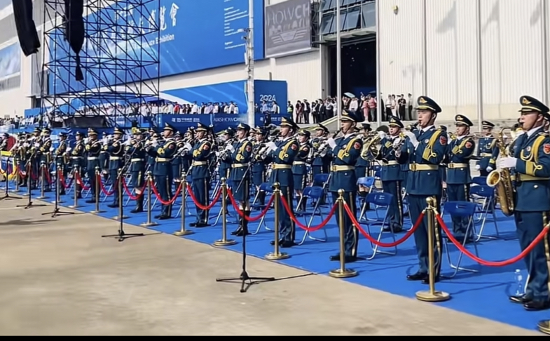 【中华人民共和国国歌】珠海航展开幕式空军军乐团现场演奏 指挥:马铭哔哩哔哩bilibili