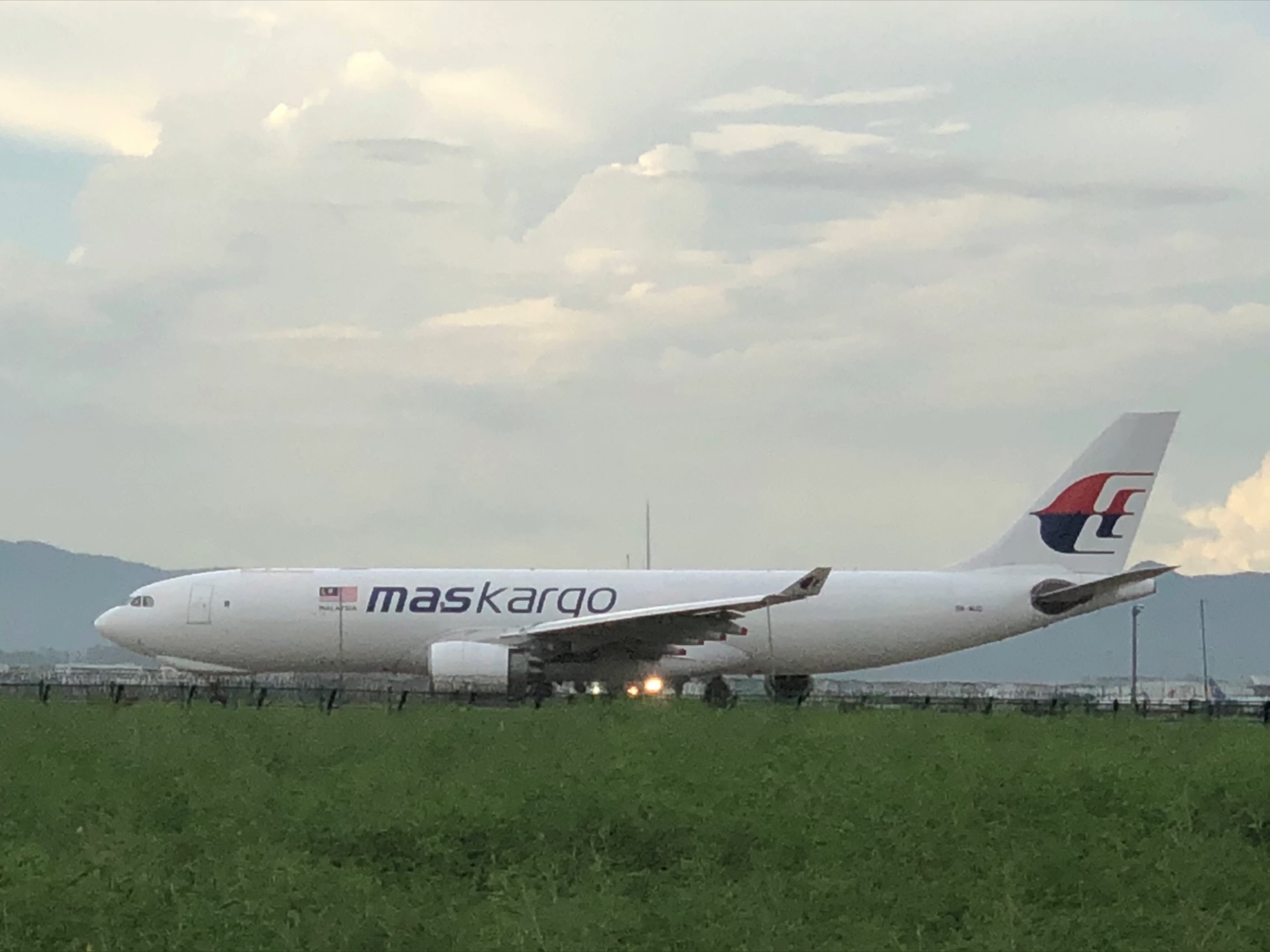 白云机场(can)马来西亚航空 a330 (货运)