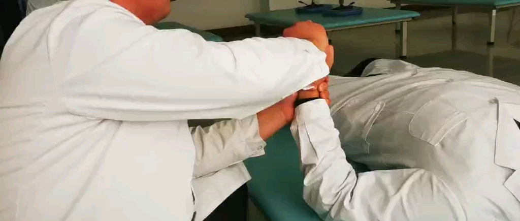 腕关节屈曲伸展