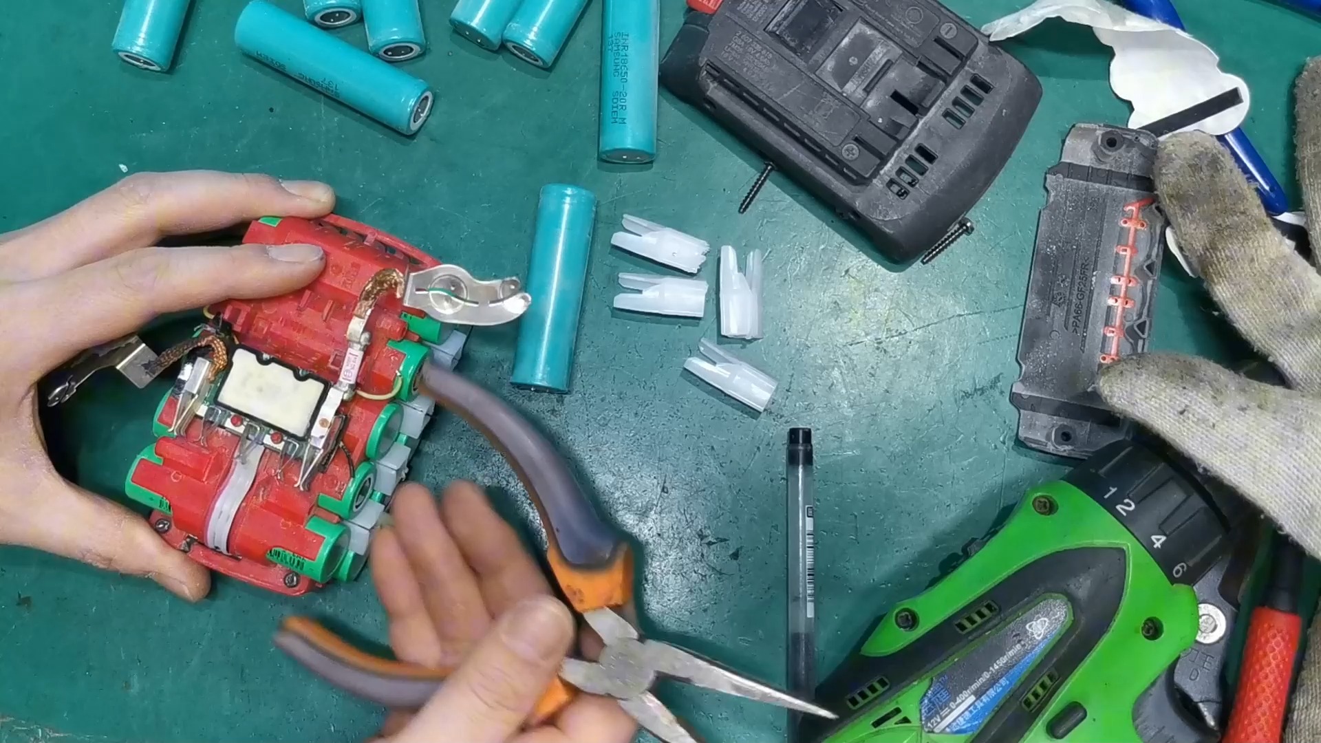 维修一块博士电池!换电芯4安时改5安时