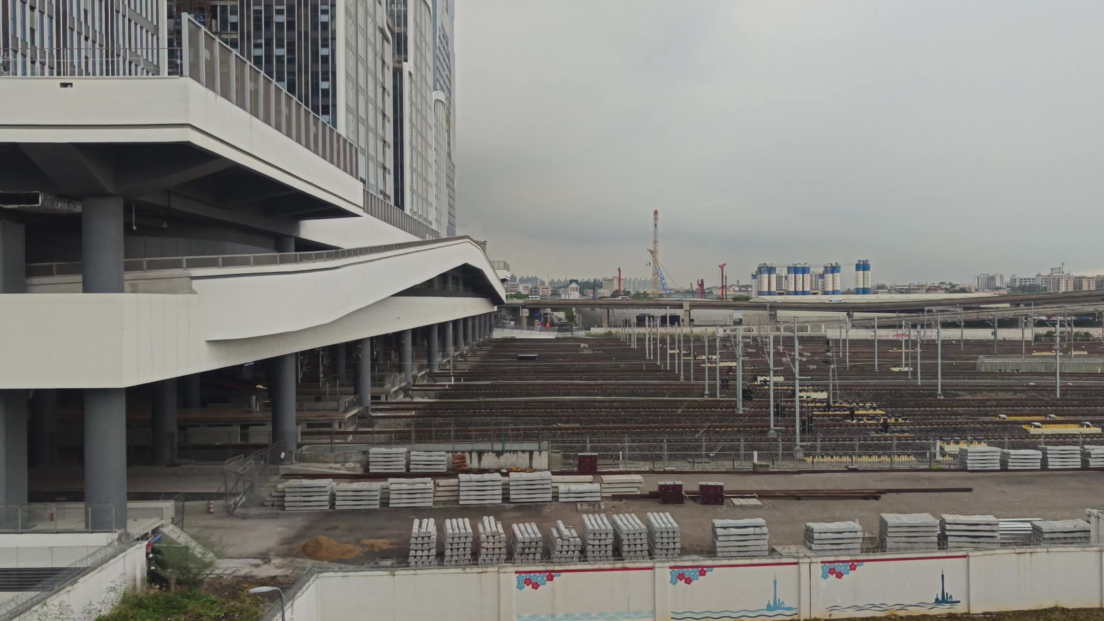 广铁cr400af-z-2336担当g8442(惠州北-岳阳东)广州白云站17站台提速