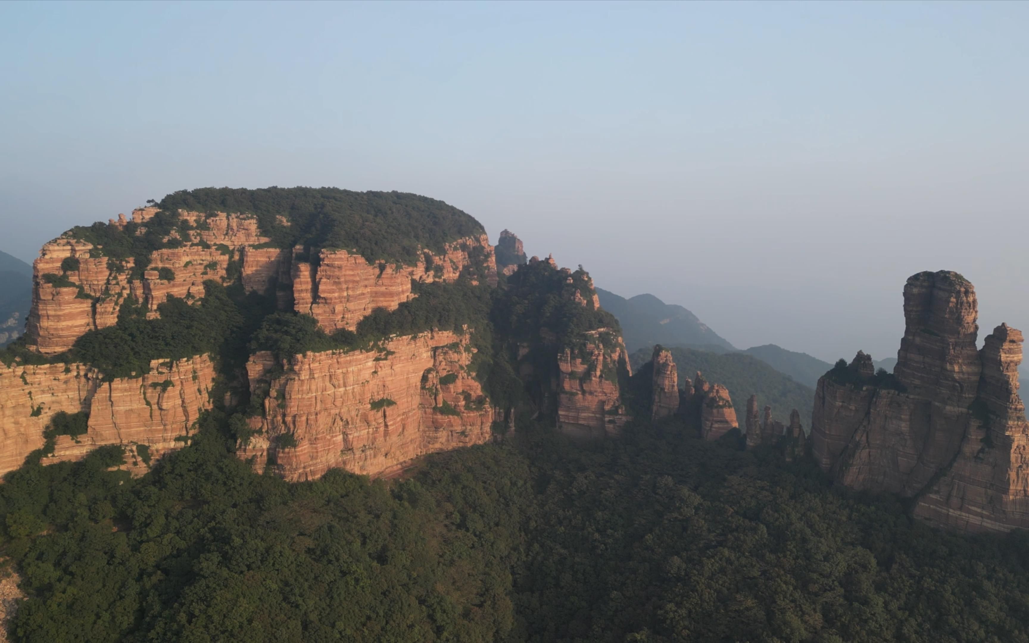 航拍嶂石岩风景区:玉皇庙、九女峰、回音壁哔哩哔哩bilibili