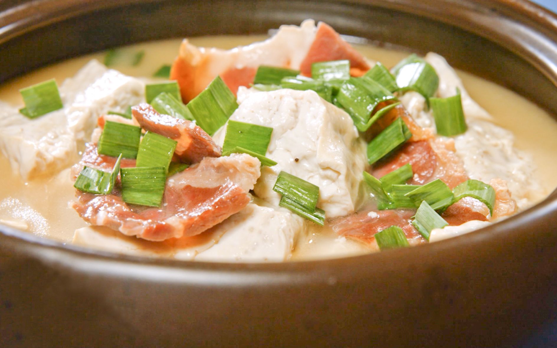 【豆腐煲】这块老豆腐揣了一肚子汤水!鲜浓味美!