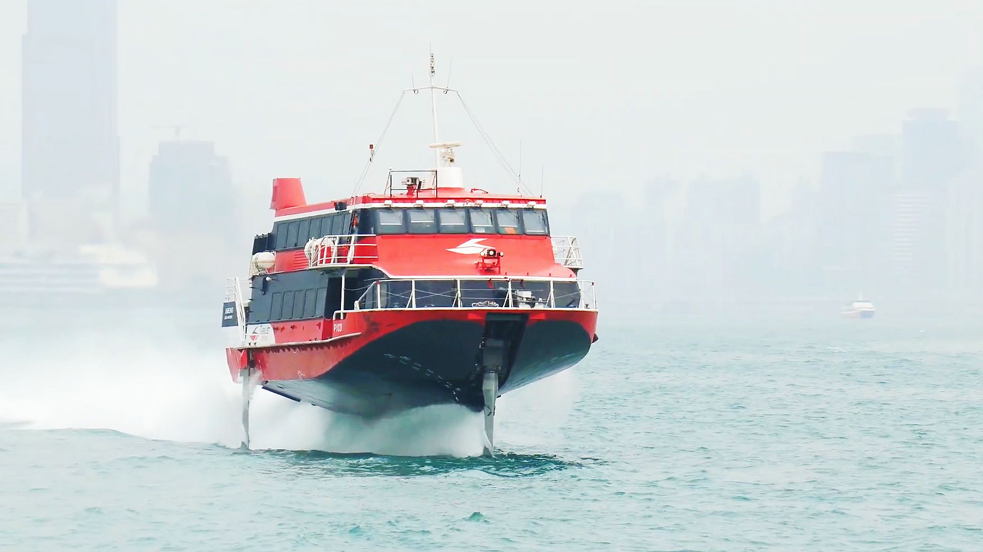 神奇的水翼船,利用升力抬高船底,速度最快114公里