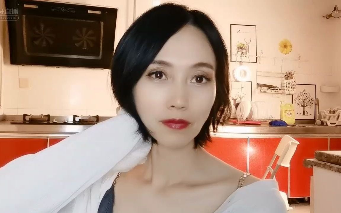 [图]李若彤小厨娘，年轻的母亲.avi 朋友的妈妈.avi 怎么喊起来妈妈呢？