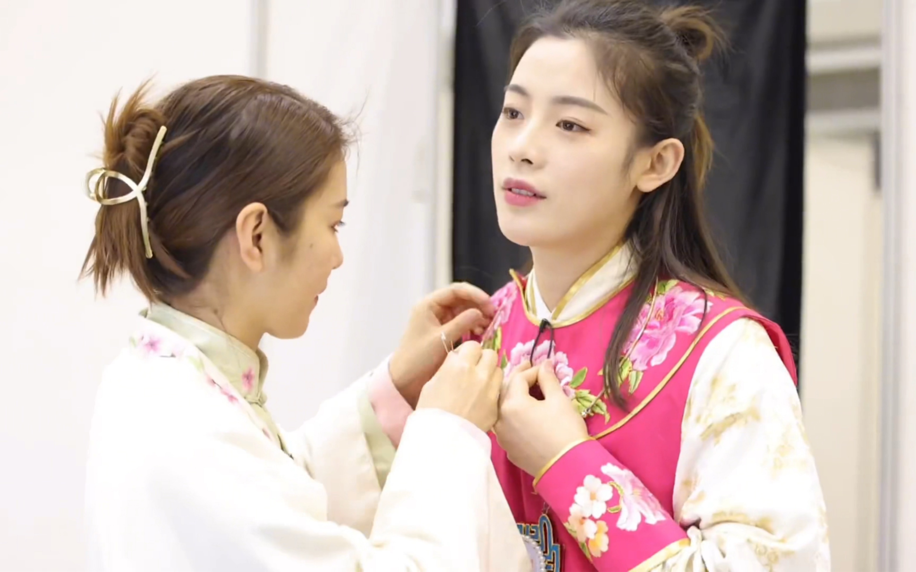 《红楼梦·天上掉下个林妹妹》君霄/cp却原来骨骼清奇～嗯听听听蛮