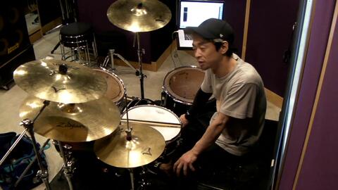 東京事変】永遠の不在証明- 刄田綴色Drums-哔哩哔哩 品質保証付き 刄田綴色 お宝 東京事変 ドラムヘッド 直筆サイン入り ミュージシャン