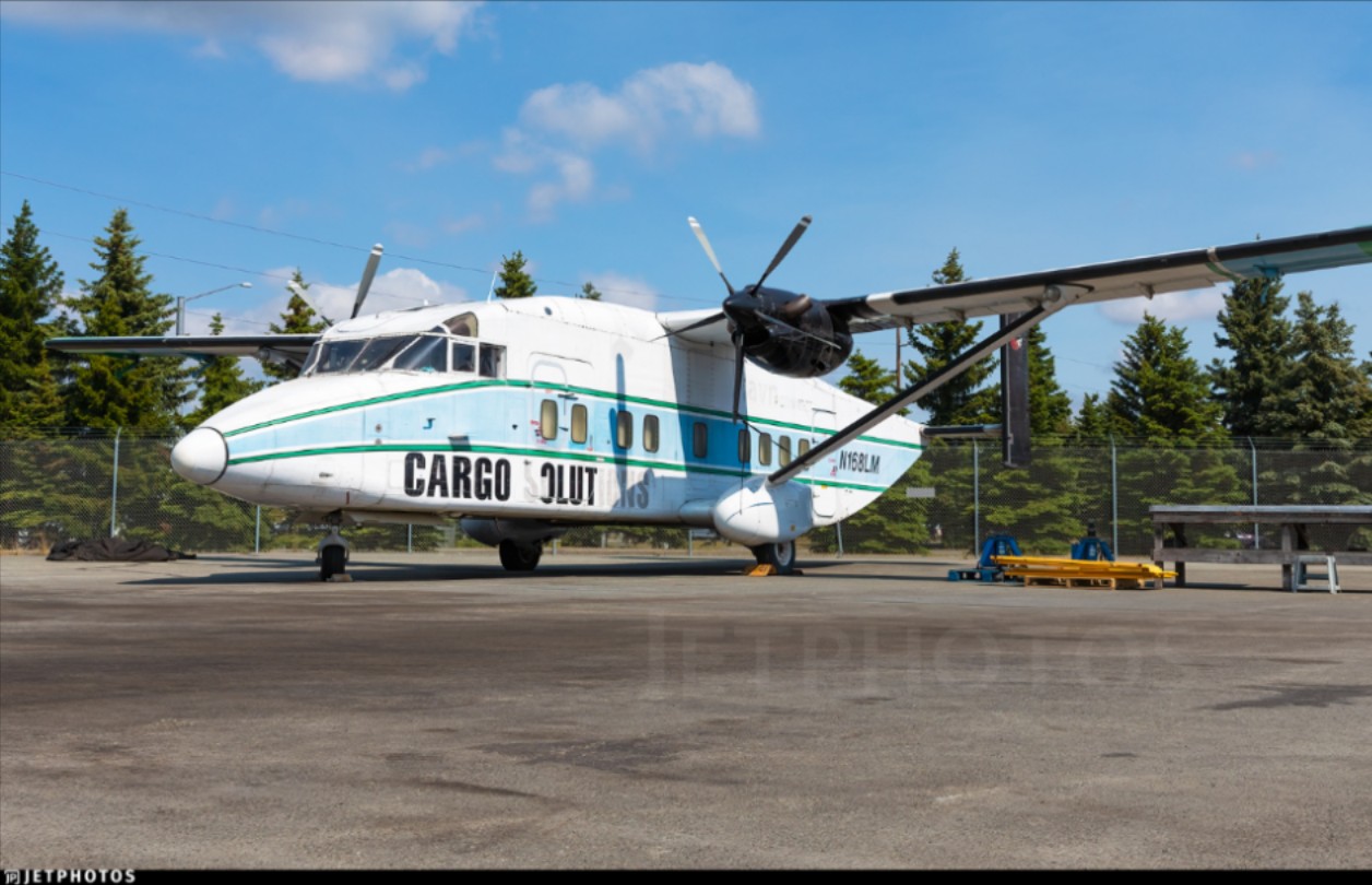 一架飞机的故事—n168lm,肖特330-200