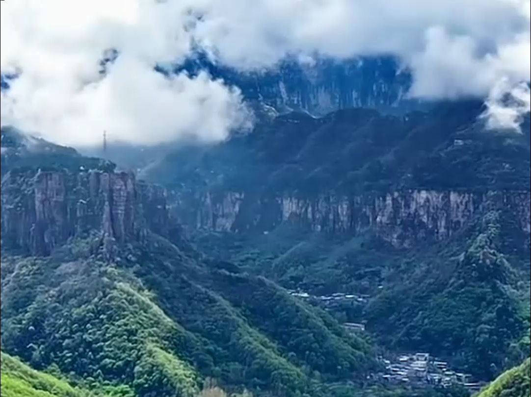 “与辉同行”河南行明日(4月25日)开启,河南绝美山水,“豫”您相约.阅山河,观天地,见众生,寻自己哔哩哔哩bilibili