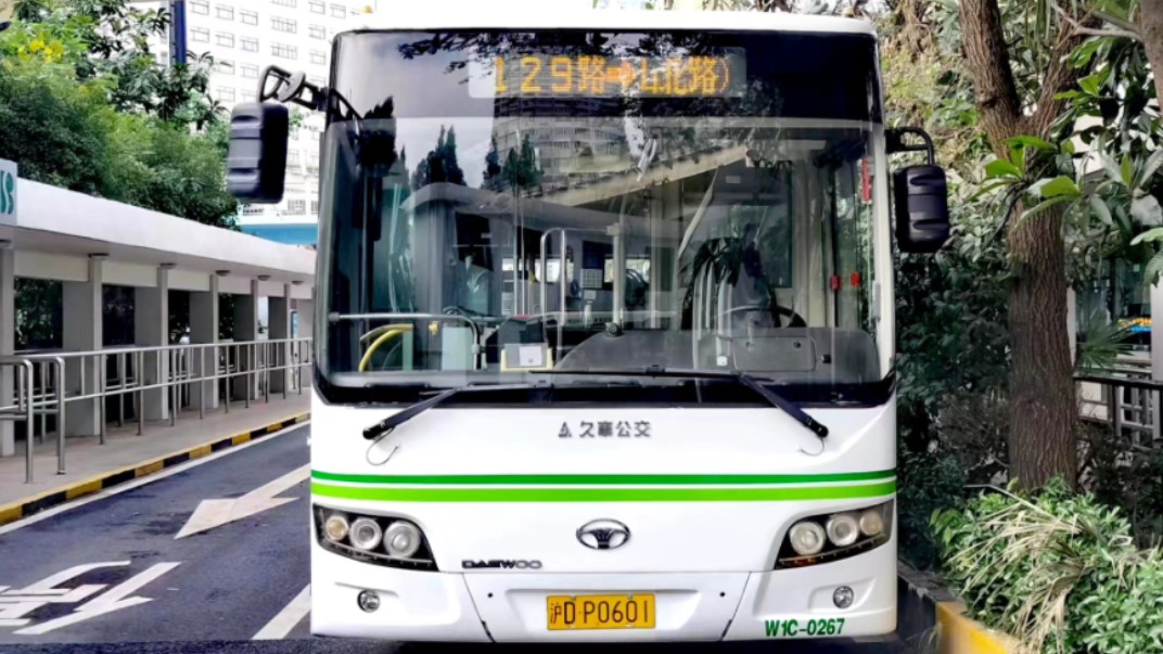 (巴士三公司)上海129路公交车终点出北区汽车站(中山北路)(北区汽车站