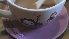 吃 水饺 拌面 啦 喝咖啡菊花茶 哔哩哔哩 つロ干杯 Bilibili