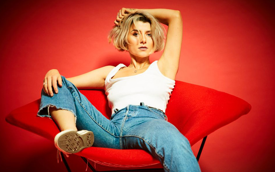 【2022 eurovision】瑞典cornelia jakobs——hold me closer_哔哩