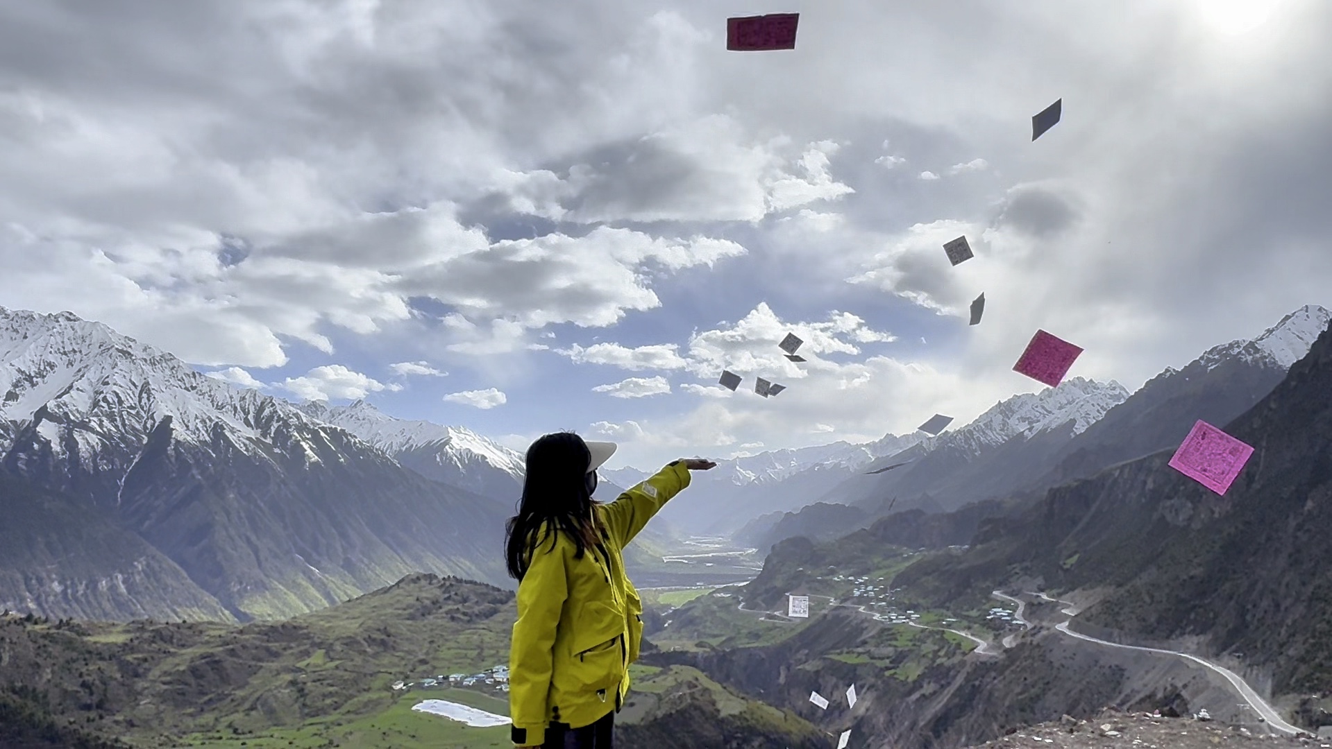 去西藏最美的雪山上撒最酷的隆达吧