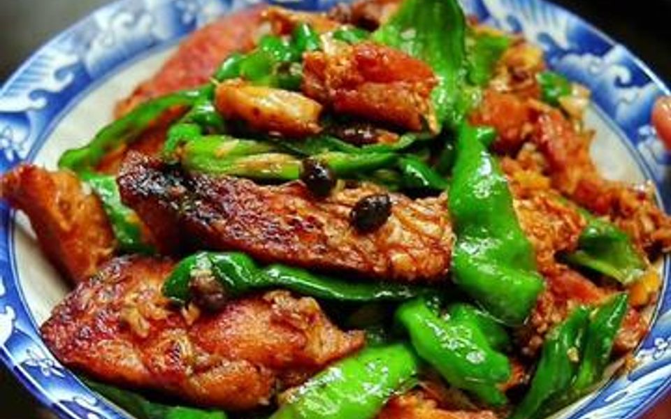 我的拿手菜辣椒炒鱼,每次炒这个菜我都能吃三碗饭