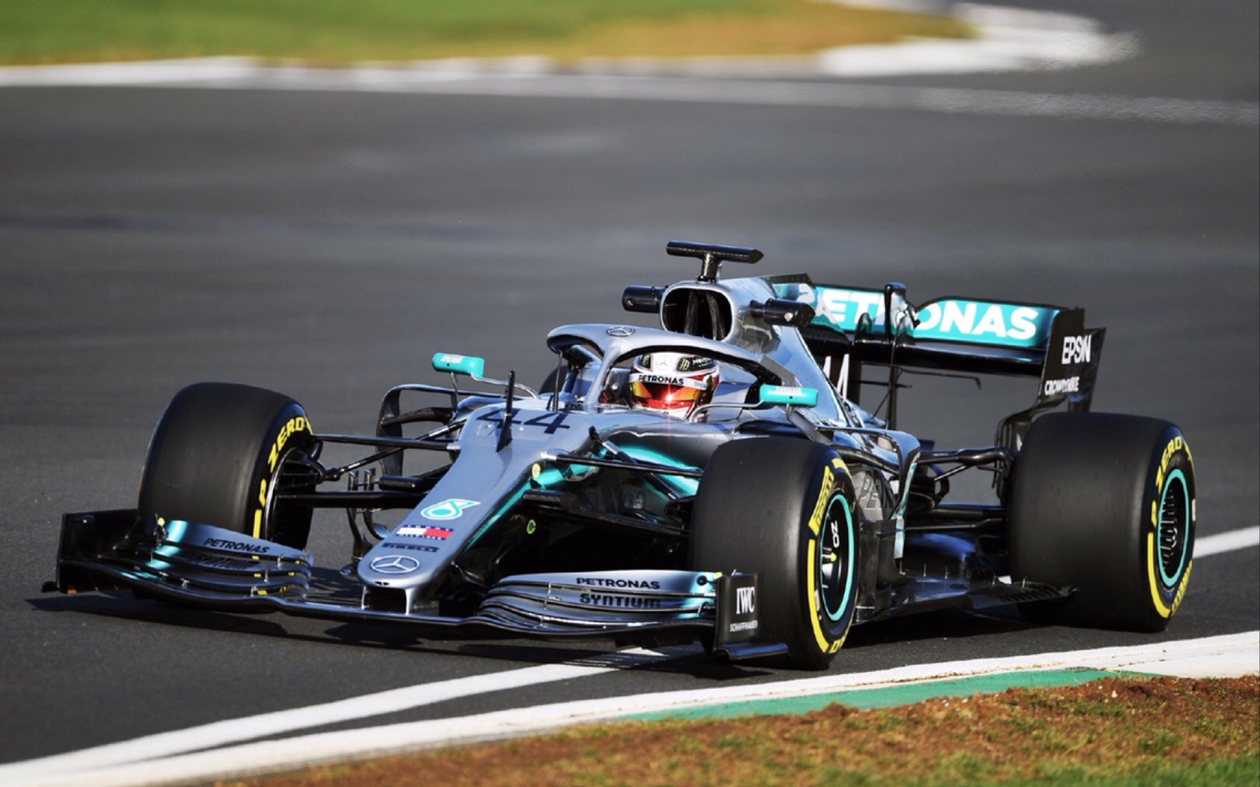 奔驰新车w10首航