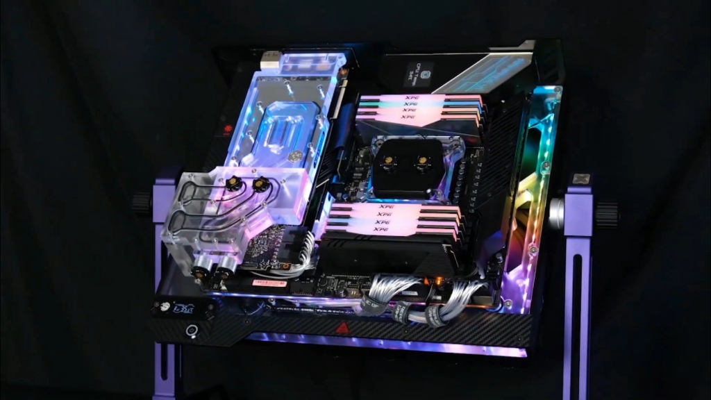 高端diy定制分体水冷电脑主机!多少男生的梦中情人!