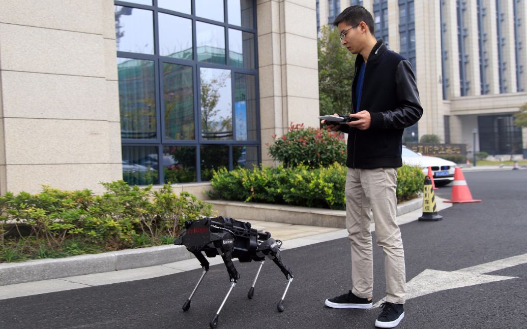 杭州小伙每天遛机器狗,售价3万美金