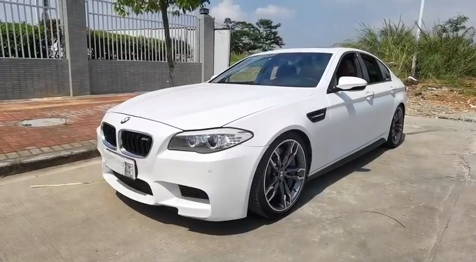 15年宝马m5 4.4t双涡60轮60  白