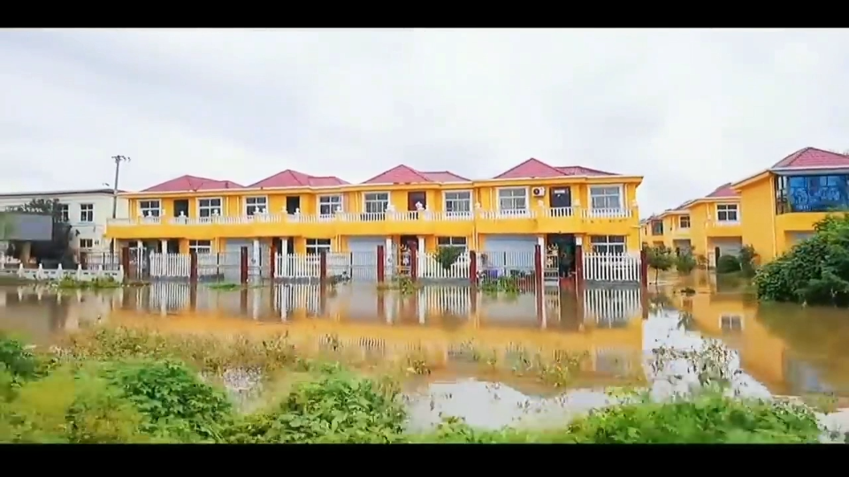 河南平顶山暴雨多地被淹哔哩哔哩bilibili