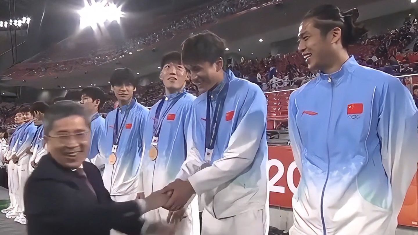 【高清颁奖典礼】这画面你见过吗？U23国足登上领奖台领取亚运会男足铜牌！