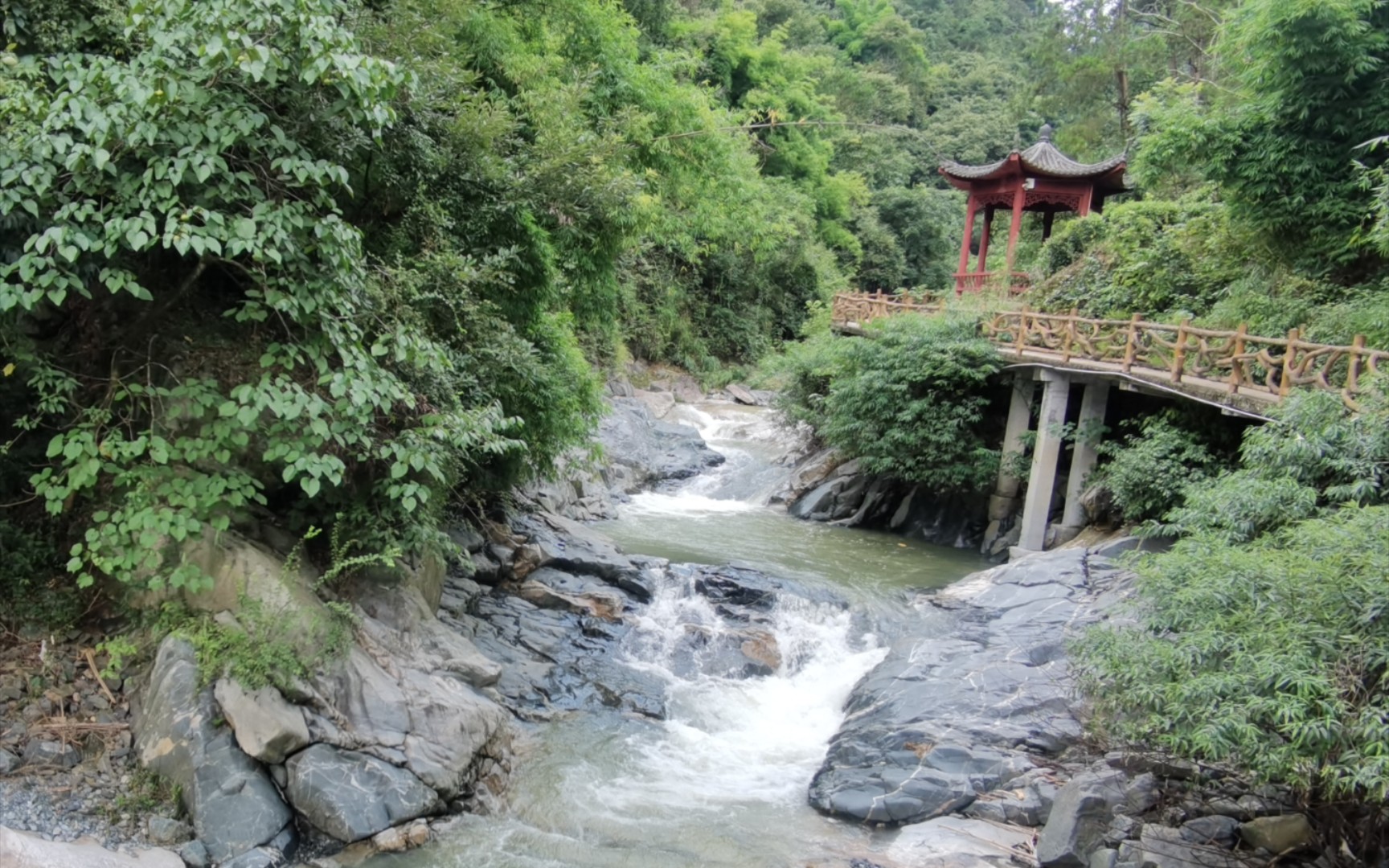 湖北三峡宜昌夷陵区太平溪村蝉潭岩 导航:蝉潭人家 车停路边空位,从蝉潭电站旁游步道步行进入哔哩哔哩bilibili