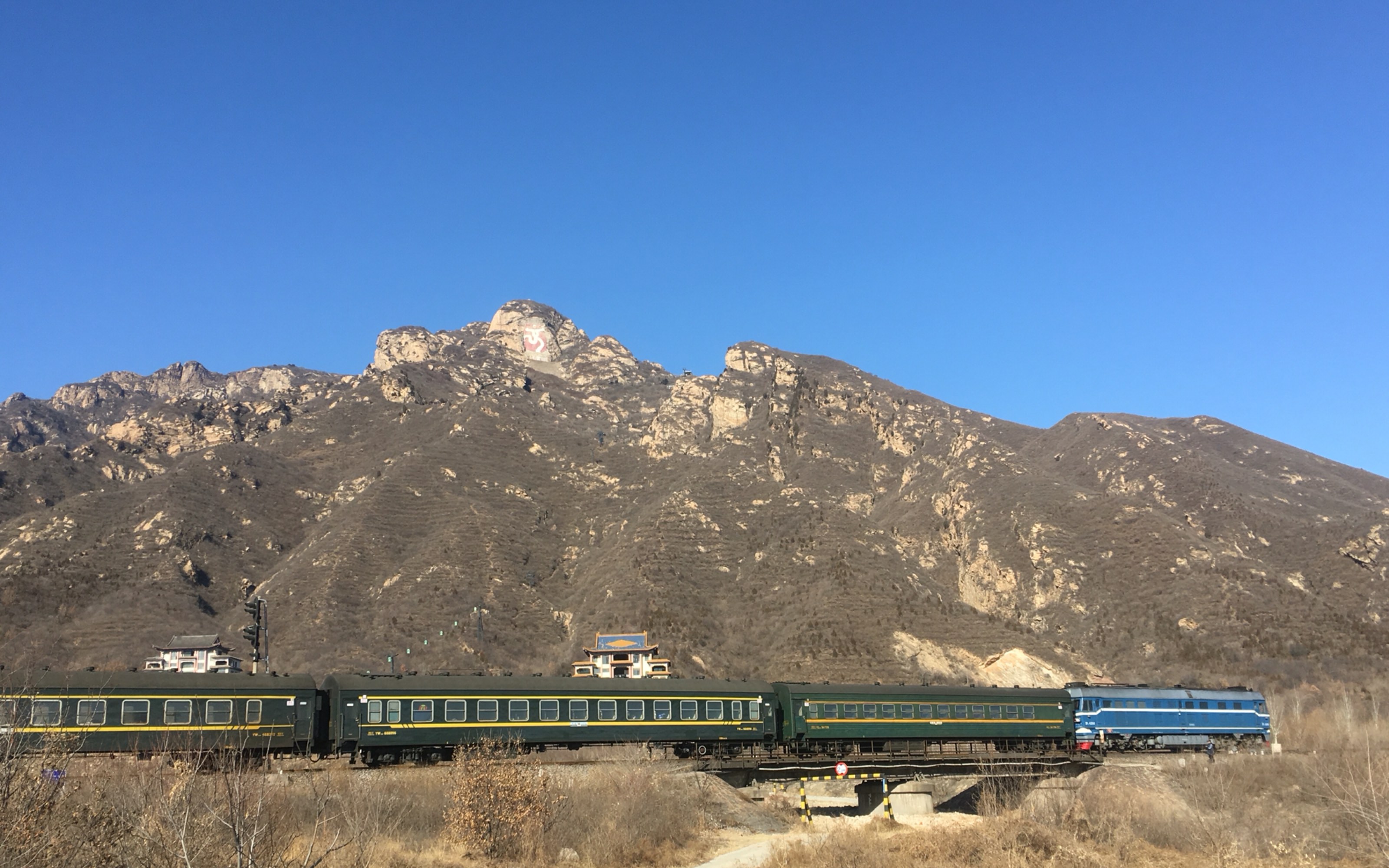 【m出品】4472次列车驶出京通铁路黑山寺站_哔哩哔哩_bilibili