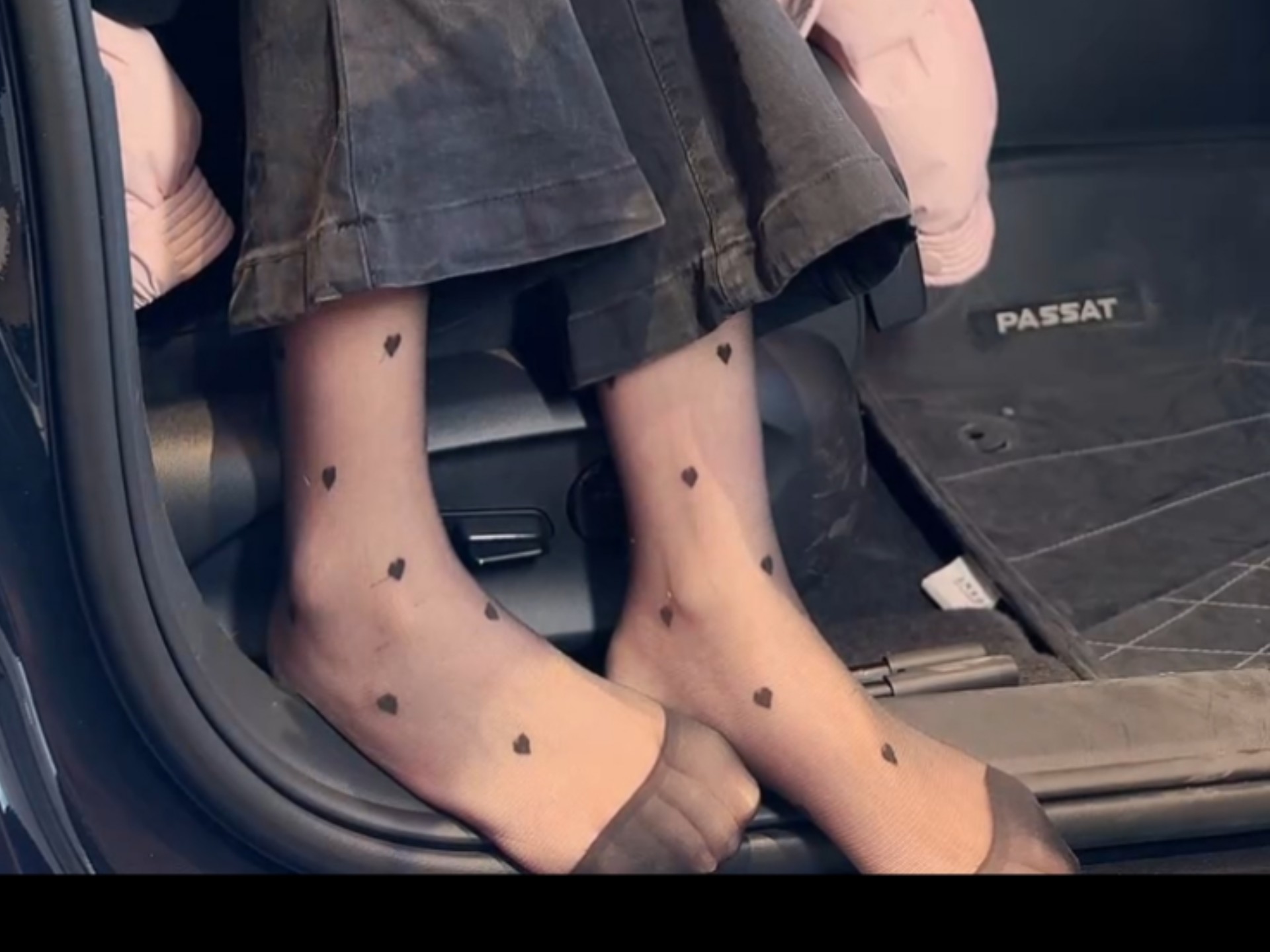 黑丝脚 天津宝龙通上汽大众波点黑丝脚_bilibili封面提取_好用的B站视频封面在线提取工具