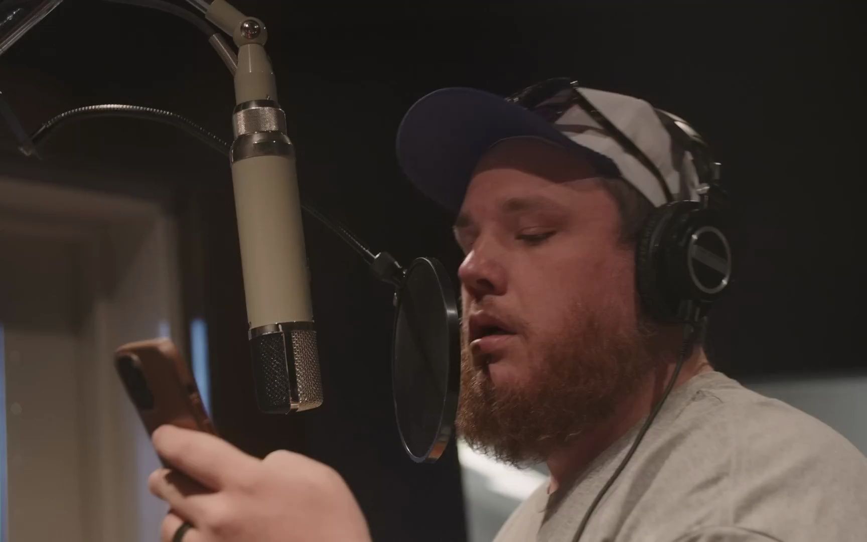 [图]【欧美MV】Luke Combs - Where the Wild Things Are