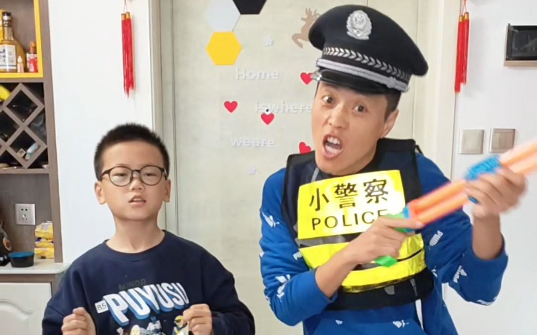 警察抓小偷图片小学生图片