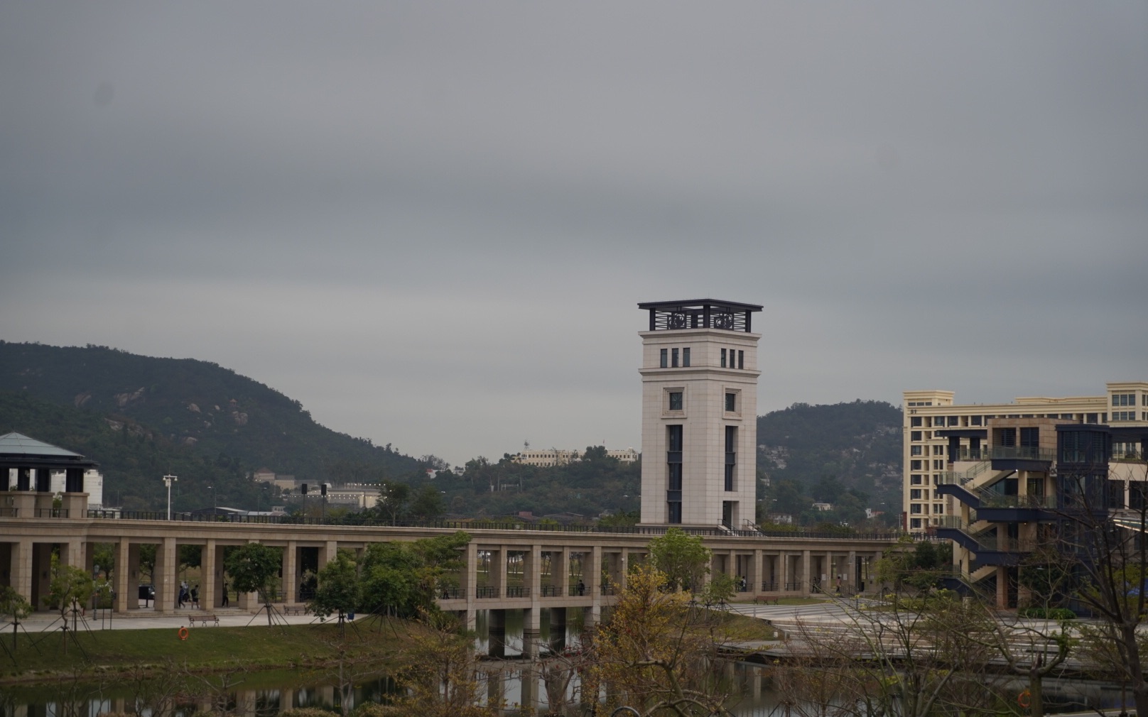 【中葡英三语】澳门大学葡文系版抖肩舞