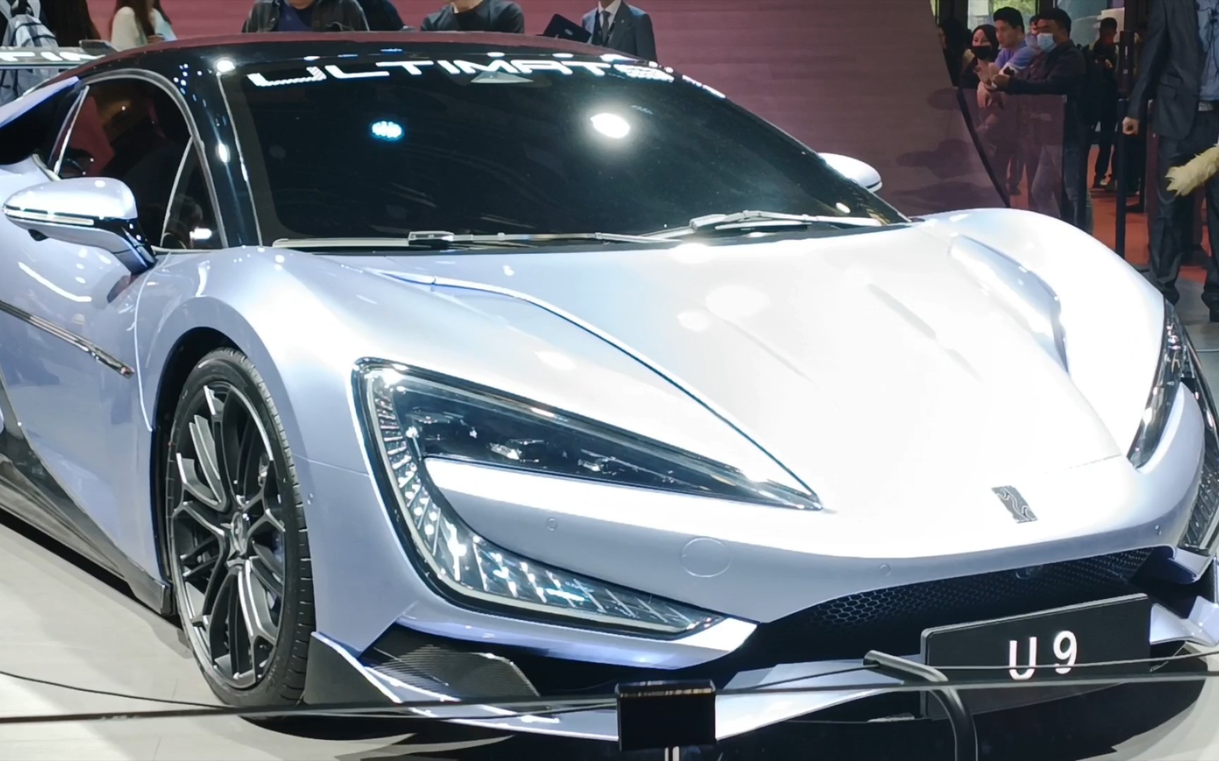 比亚迪,仰望u8和u9---车确实好看,不是我不想好好拍,奈何人实在太多了