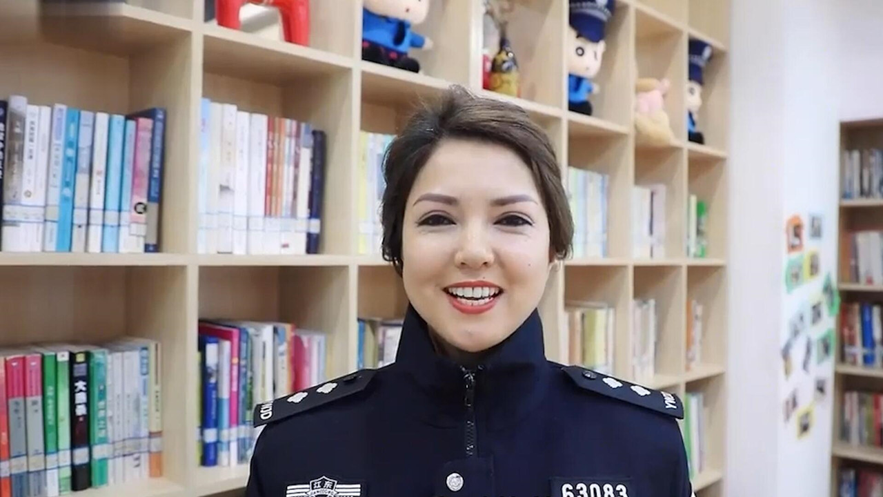 厉害浙江一女辅警熟练掌握8种语言发音标准自然流利令人佩服