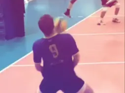 Скачать видео: Volleyball！排球也有【胸部停球】哟~