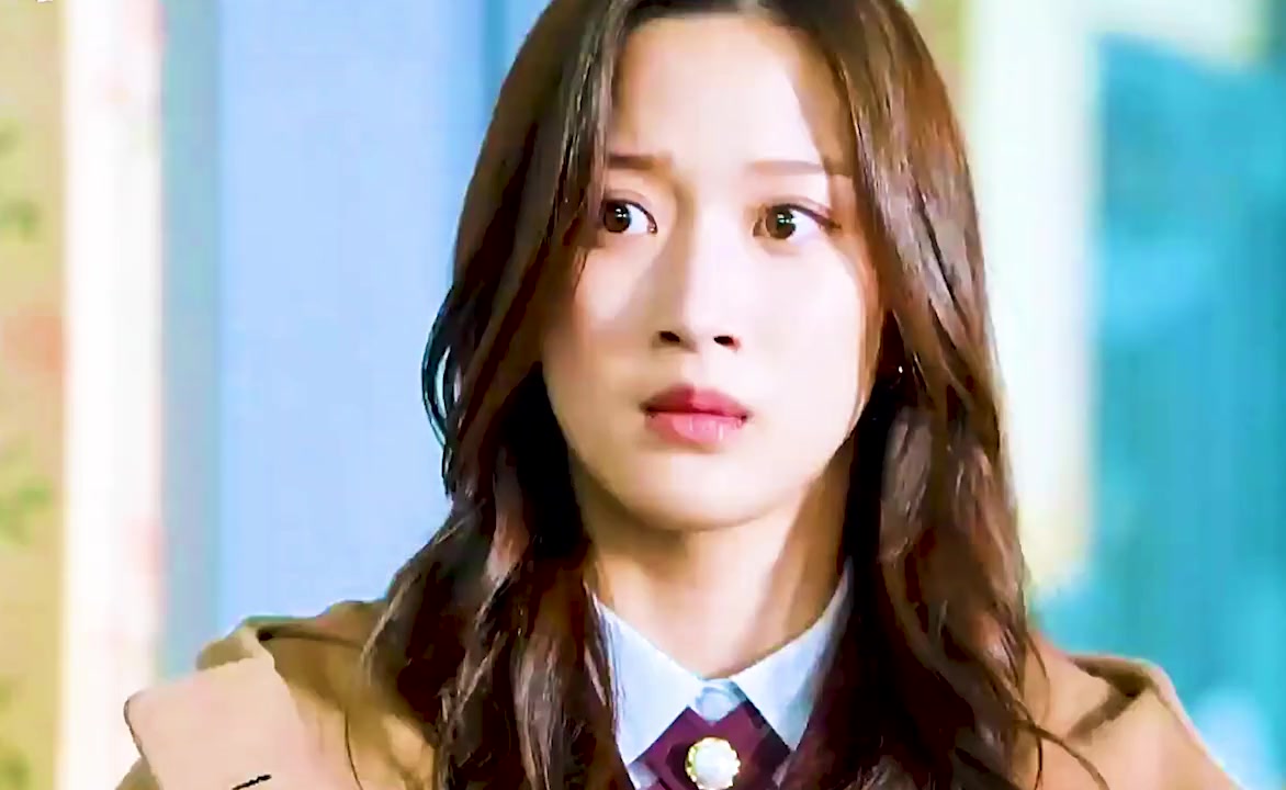 女神降临:女主素颜秘密被曝光,可她却没想到曝光自己的竟是她最要好的