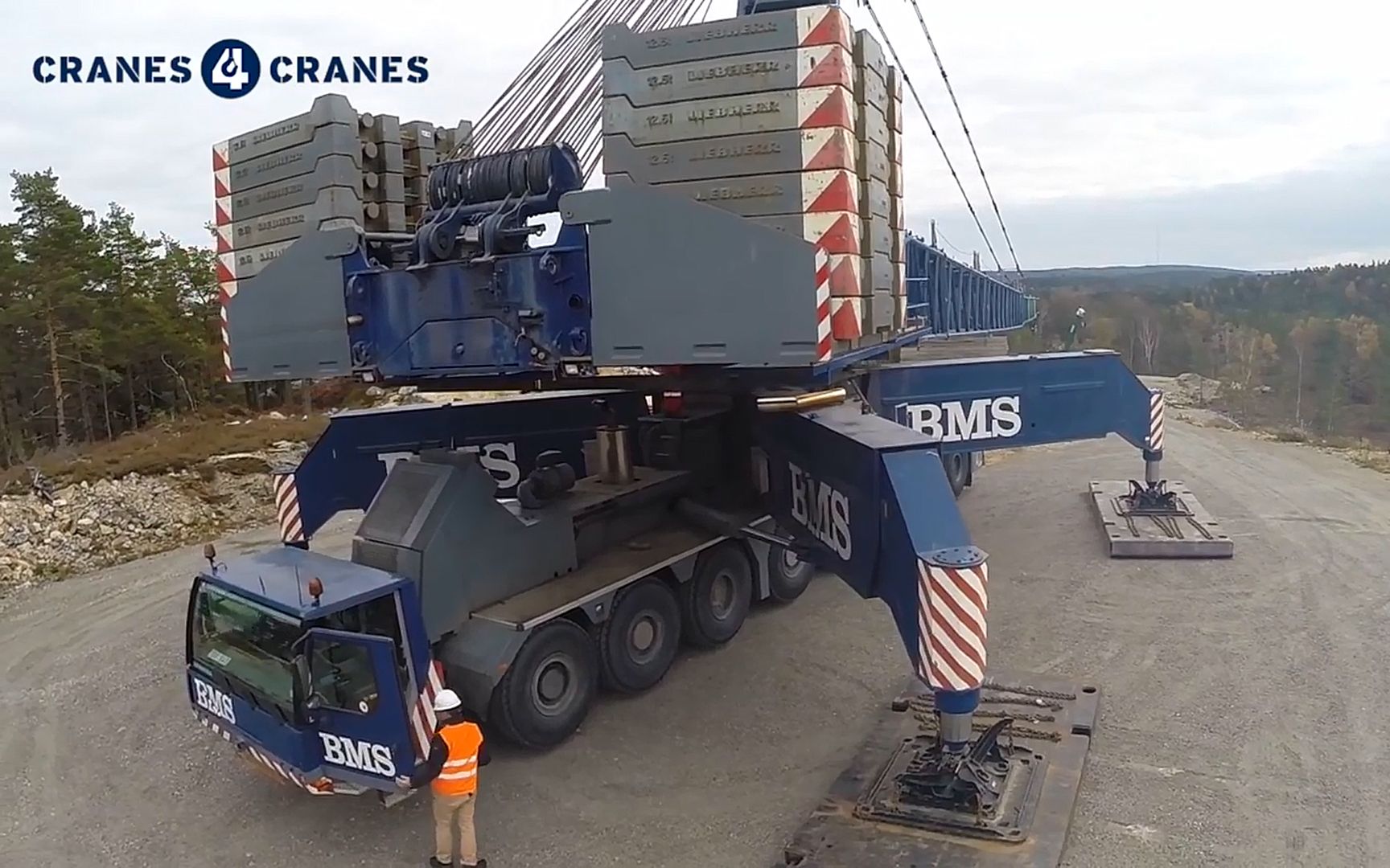 bmsliebherrlg1750全地面起重机进行风电安装