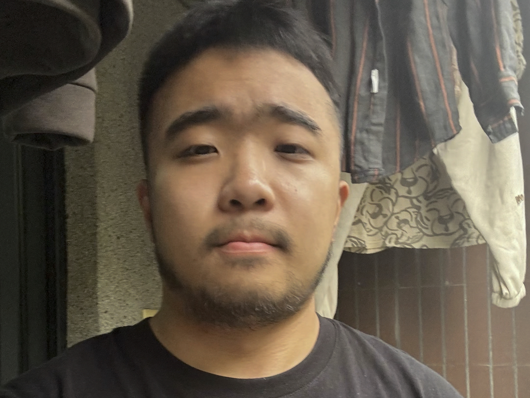 肉壮帅熊剃胡子