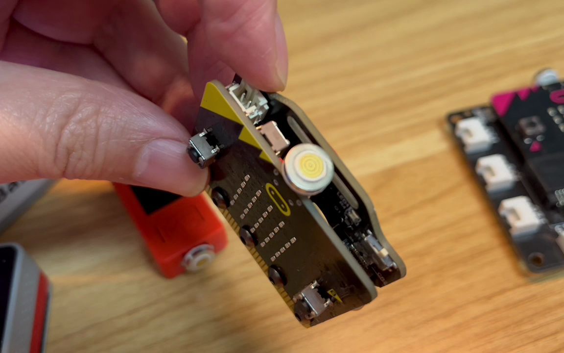 磁吸接口让开发板接线更轻松