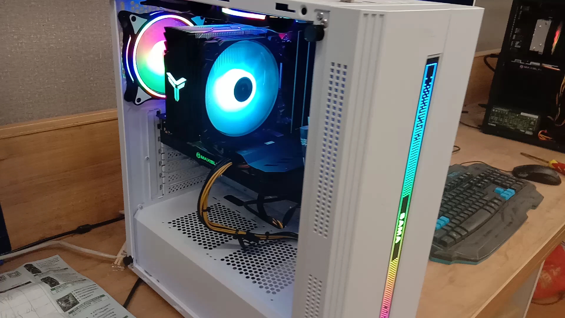 先马剑魔3和剑魔老款有啥区别?一样的酷炫