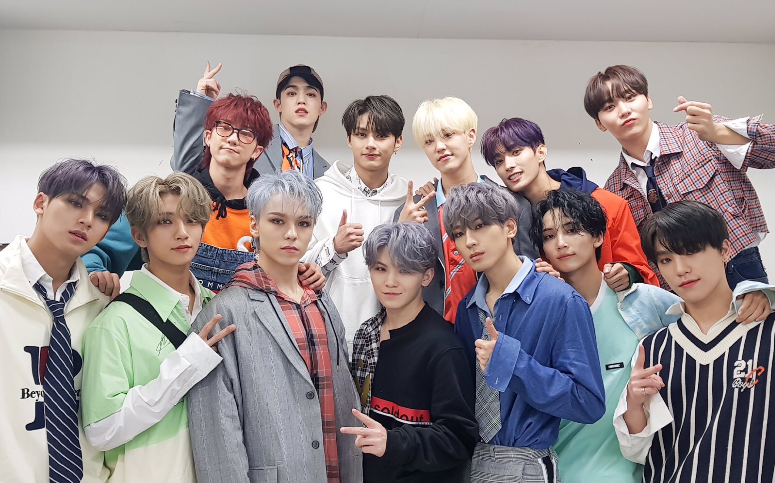 seventeen正规三辑现场舞台