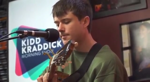 [图]Alec Benjamin-Let Me Down Slowly live version