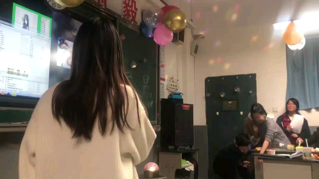 当英语老师唱起《未闻花名》，会是怎样的感受？